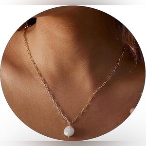 Elegant Gold Chain Necklace with Pearl Pendant